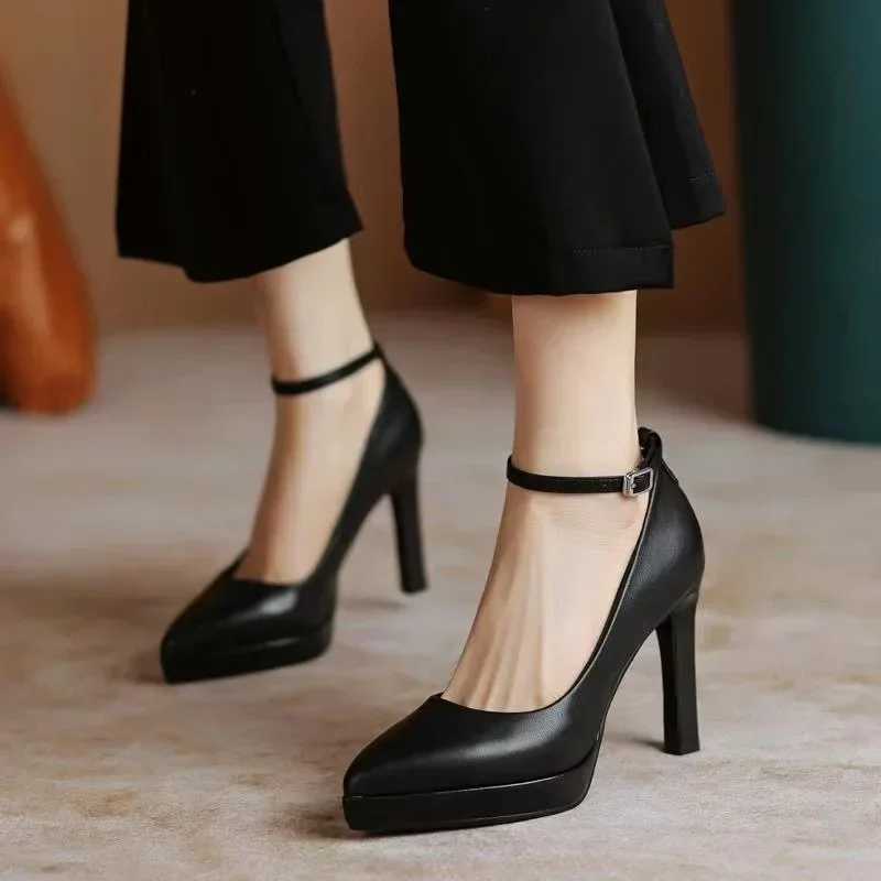 MACUBEZ – VELVORA Samtige High Heels mit femininer Silhouette 4 70324-4jfsec.jpg