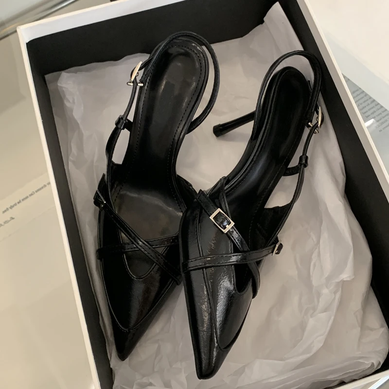 MACUBEZ – FLORINA Verspielte Kitten Heels mit Schleifendetail 7 70927-txvhss.jpg
