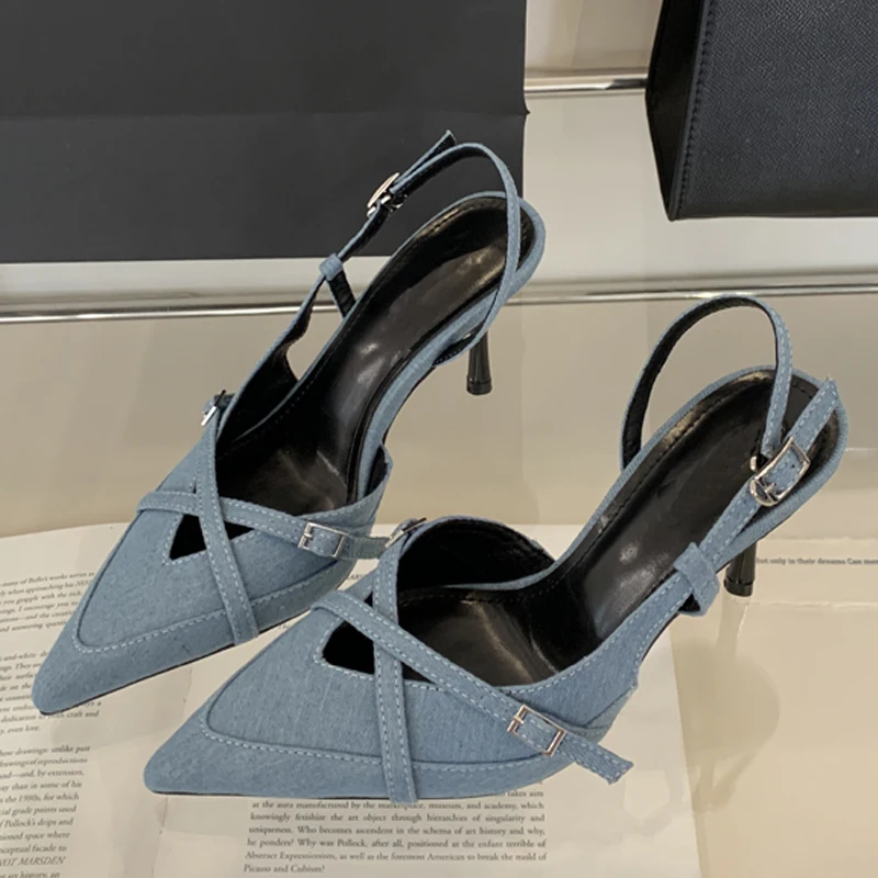 MACUBEZ – FLORINA Verspielte Kitten Heels mit Schleifendetail 3 70927-yliu8t.jpg