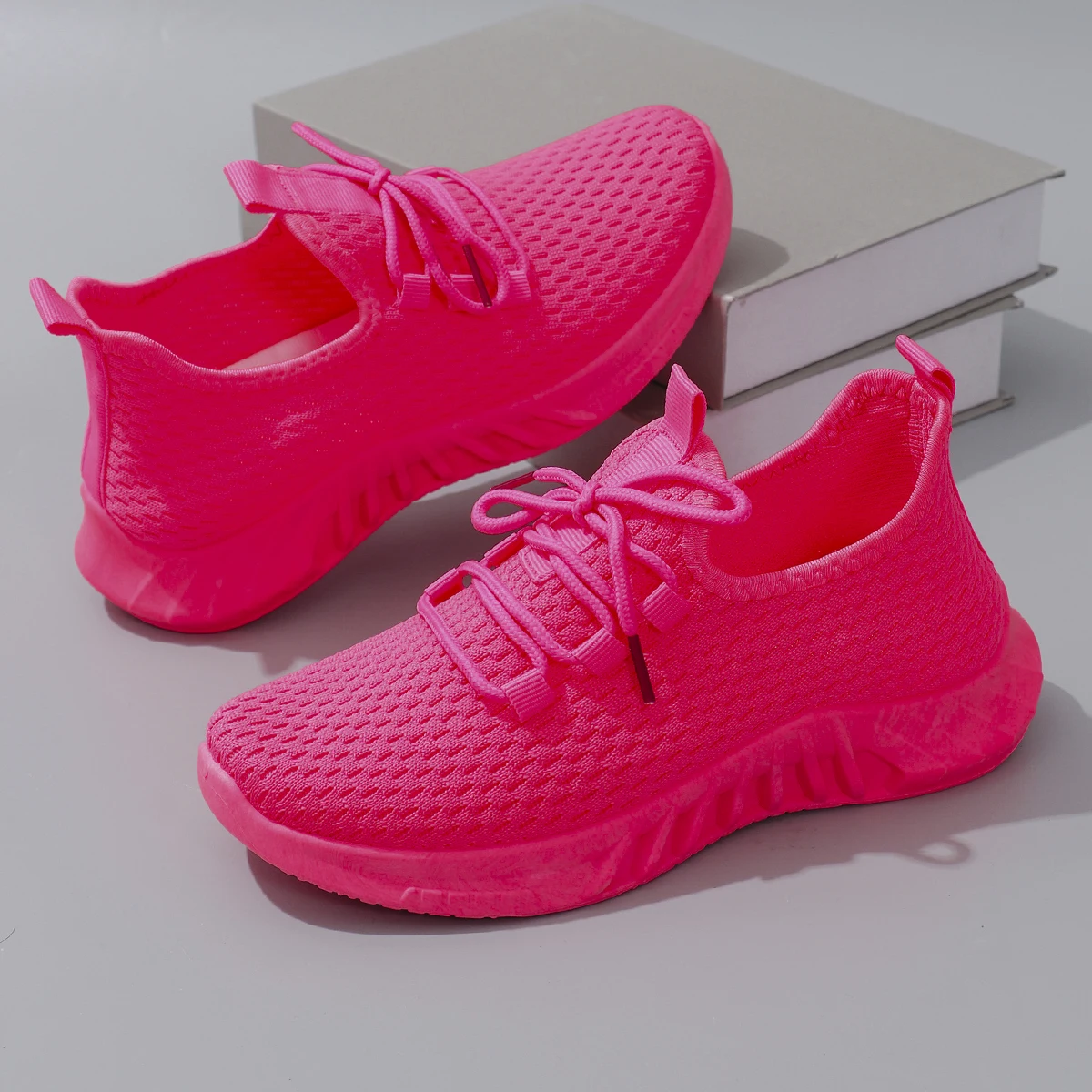 MACUBEZ – GRACINA Feminine Sneaker für Damen mit schlanker Linie 11 73638-daybqe.jpg