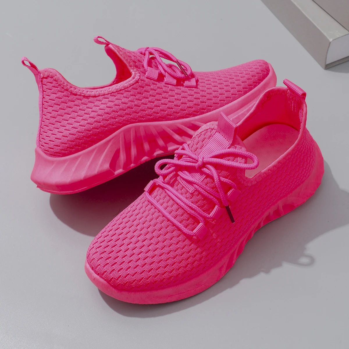 MACUBEZ – GRACINA Feminine Sneaker für Damen mit schlanker Linie 2 73638-n3jr8v.jpg